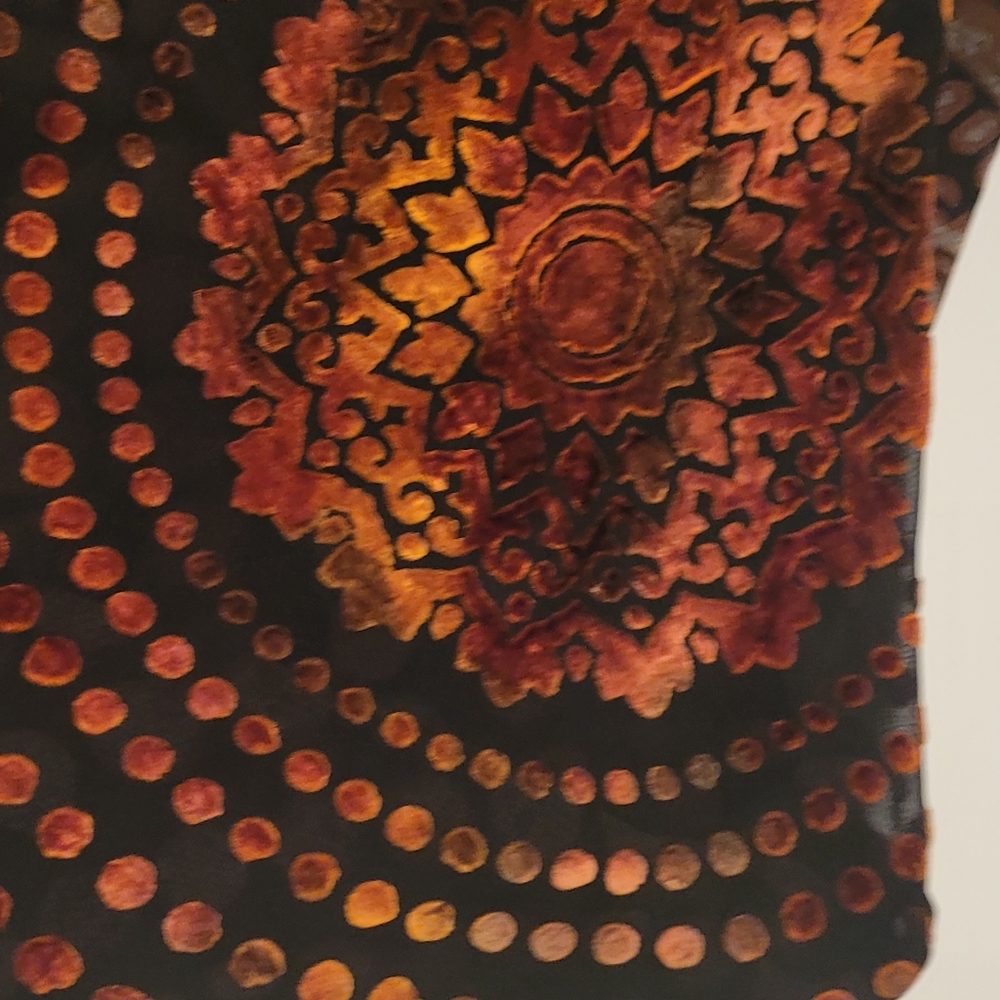 Large square scarf - Picture 3 of 3